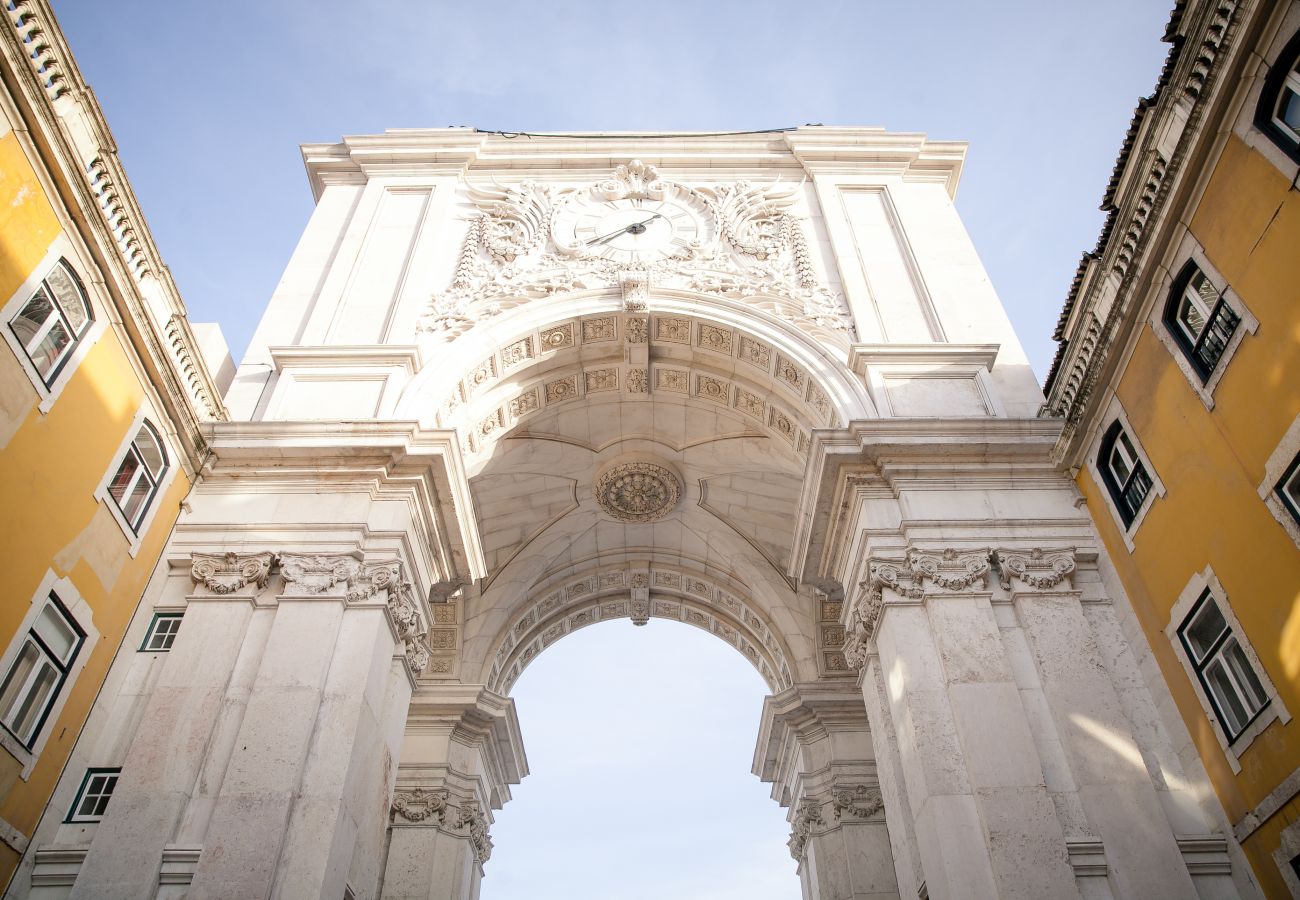 Arco da Praça do Comércio em Lisboa ao lado dos apartamentos para alugar 